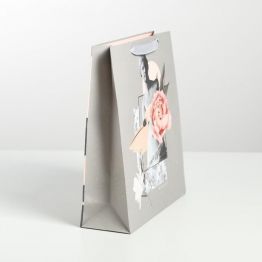 Пакет ламинированный вертикальный Beauty, M 26 × 30 × 9 см   4725244